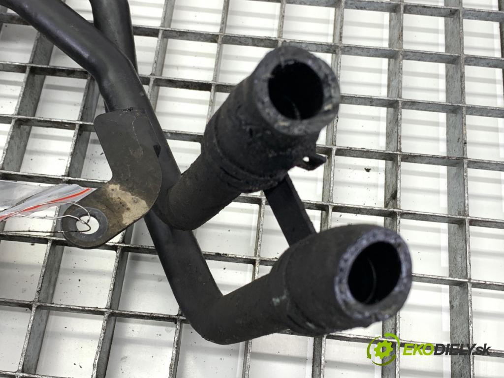 VW TOUAREG SUV 2004 128 kW 2.5 R5 TDI 2461 rozdělovač vody 7L6121070D