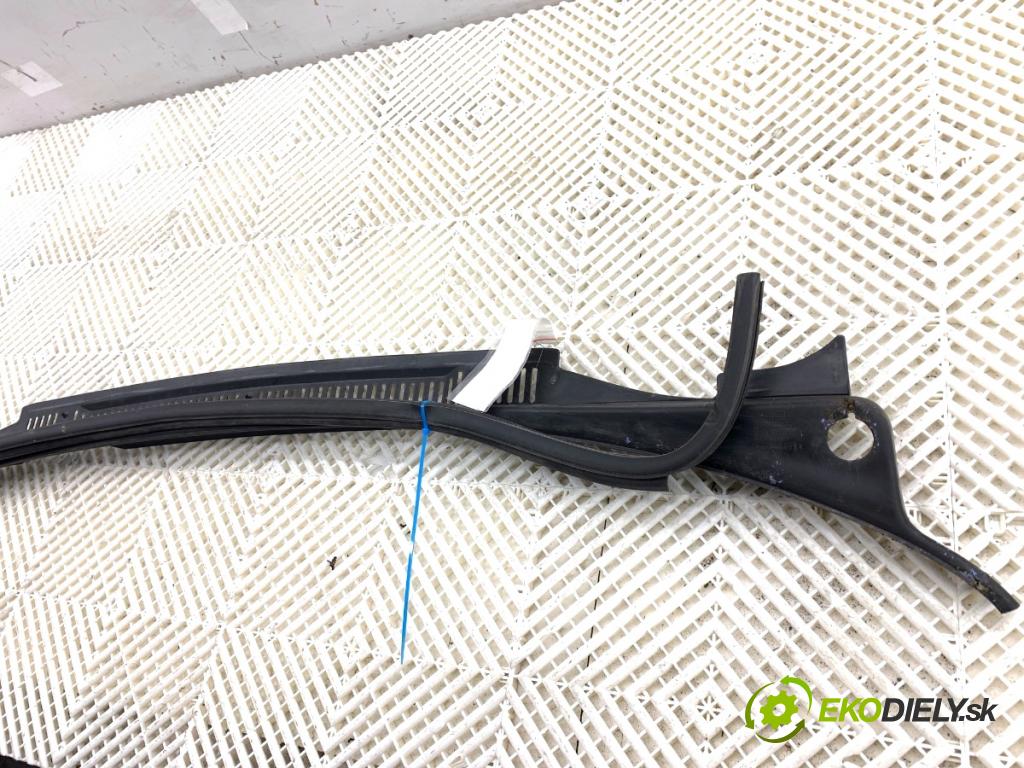 VW TOURAN nadwozie wielkoprzestrzenne (MPV) 2005 110 kW 2.0 FSI 1984 torpédo plast pod čelní okno 1T0819403 (Plast pod čelním sklem)