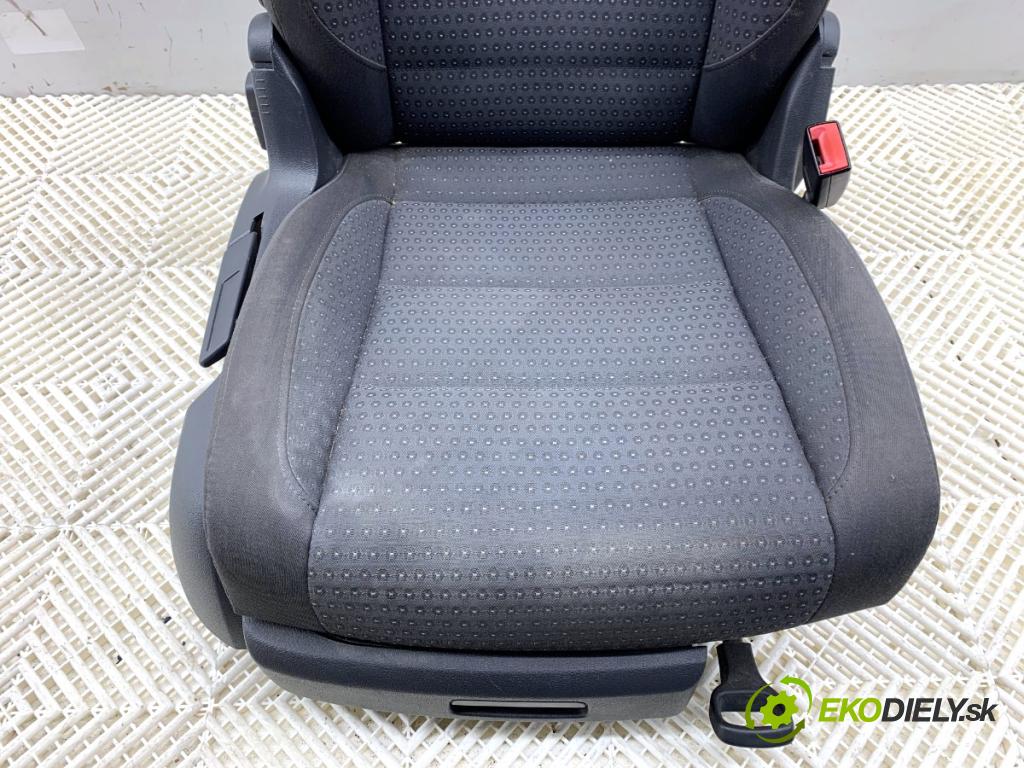 VW TOURAN nadwozie wielkoprzestrzenne (MPV) 2005 110 kW 2.0 FSI 1984 Sedadlo pravy predný