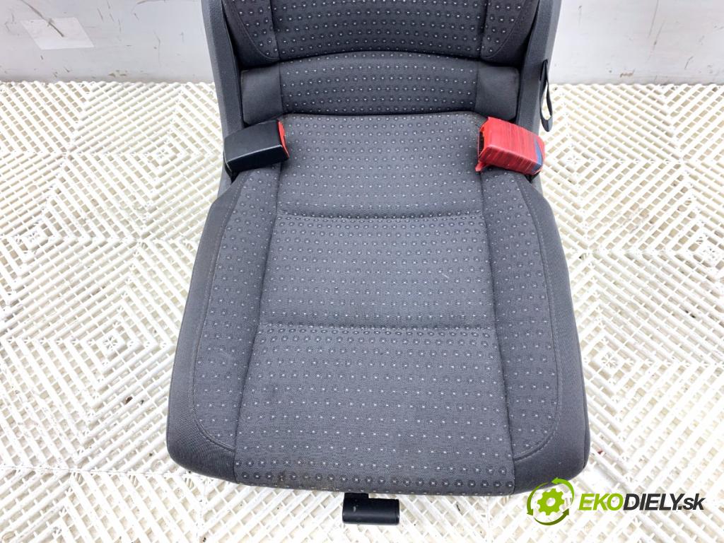 VW TOURAN nadwozie wielkoprzestrzenne (MPV) 2005 110 kW 2.0 FSI 1984 Sedadlo zad