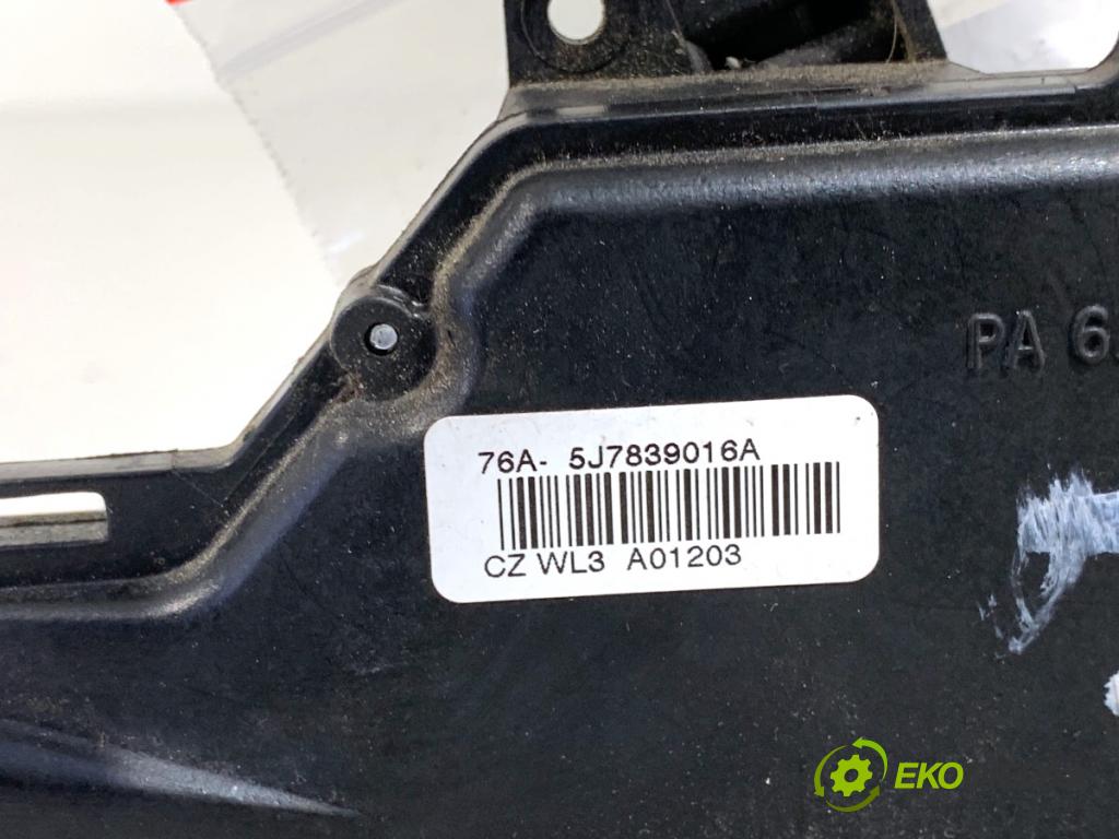 SKODA ROOMSTER nadwozie wielkoprzestrzenne (MPV) 2007 77 kW 1.6 1598 zámok Dvere pravy zad 5J7839016A