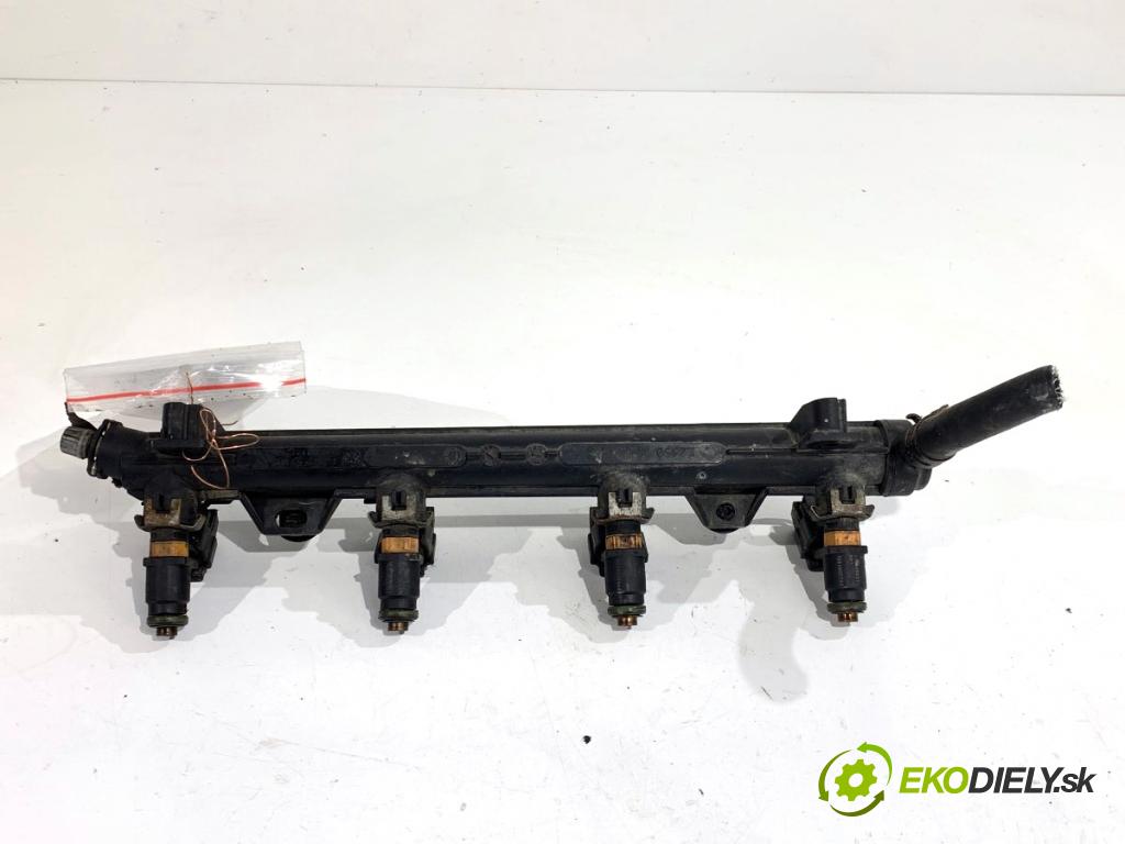 SKODA ROOMSTER nadwozie wielkoprzestrzenne (MPV) 2007 77 kW 1.6 1598 Lišta vstrekovacia 036133319CA (Vstrekovacia lišta)