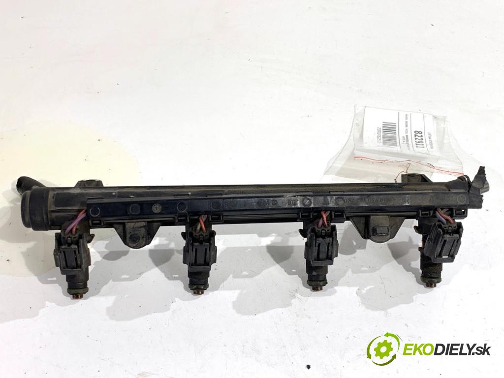 SKODA ROOMSTER nadwozie wielkoprzestrzenne (MPV) 2007 77 kW 1.6 1598 Lišta vstrekovacia 036133319CA (Vstrekovacia lišta)