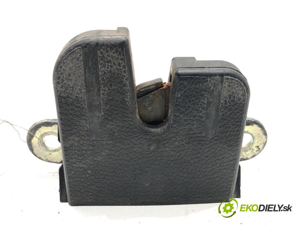 VW GOLF V liftback 2004 55 kW 1.4 16V 1390 zámok dverí zad 1K6827505B