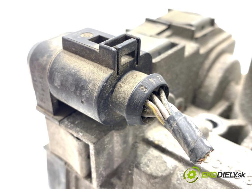 VW GOLF V liftback 2004 55 kW 1.4 16V 1390 Škrtiaca klapka 03C133062 (Škrtiaca klapka)