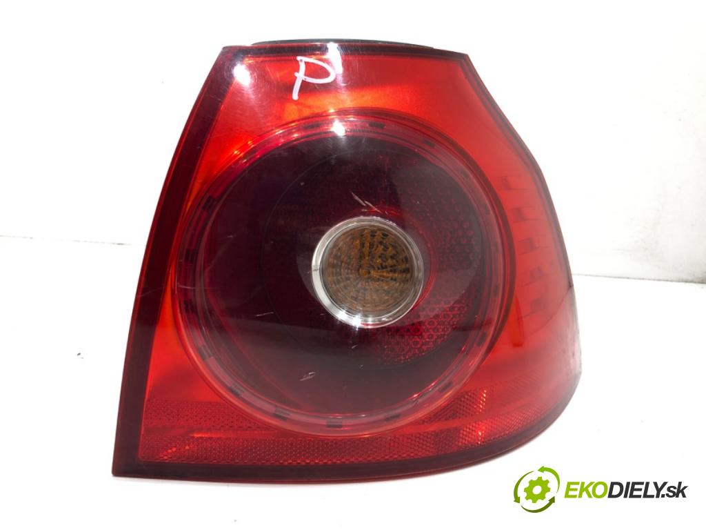 VW GOLF V liftback 2004 55 kW 1.4 16V 1390 Svetlo pravy zad