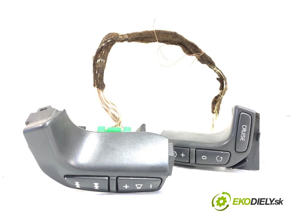 VOLVO V70 II Kombi 2001 147 kW 2.4 T 2435 SPÍNAČE: volantu 9141887-00W23