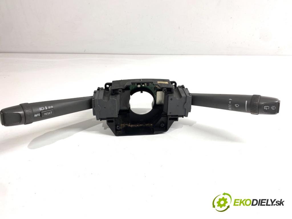 VOLVO V70 II Kombi 2001 147 kW 2.4 T 2435 Prepínač kombinovaný 9452394 (Prepínacie páčky pod volantom)