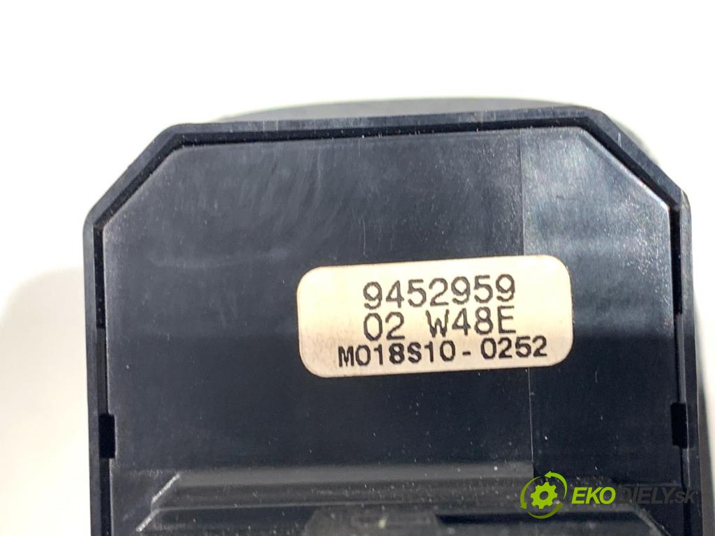 VOLVO V70 II Kombi 2001 147 kW 2.4 T 2435 Prepínač okien 9452959 (Prepínacie páčky pod volantom)