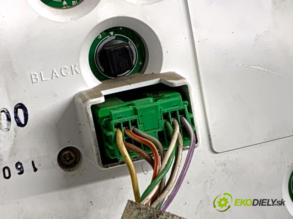 VOLVO V70 II Kombi 2001 147 kW 2.4 T 2435 Prístrojovka 9459821 (Prístrojová doska)