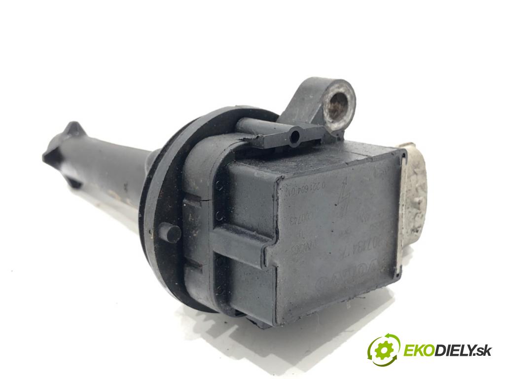 VOLVO V70 II Kombi 2001 147 kW 2.4 T 2435 Cievka zapaľovacia 30713417 (Zapaľovacia cievka)