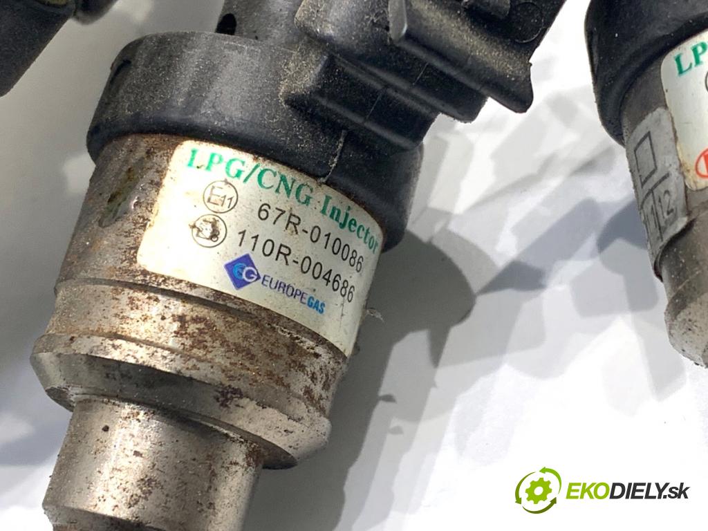 VOLVO V70 II Kombi 2001 147 kW 2.4 T 2435 vstřikovač LPG 67R-010086