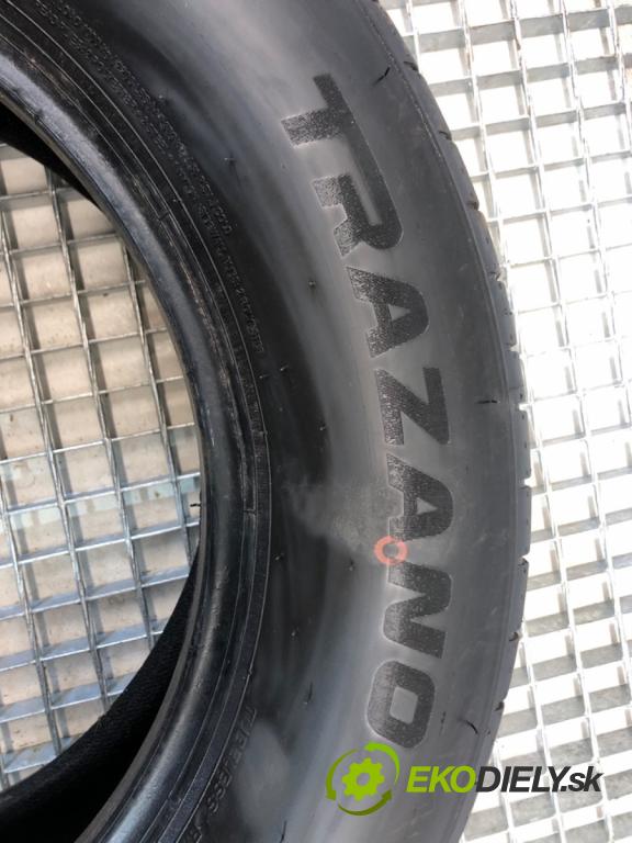 --- ---      PNEUMATIKY: 2X 235/65 17"