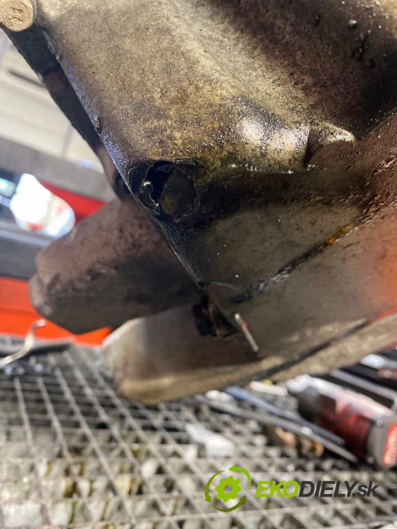 VOLVO V60 I Kombi 2018 110 kW 2.0 D3 1969 motor D4204T4 (Motor)