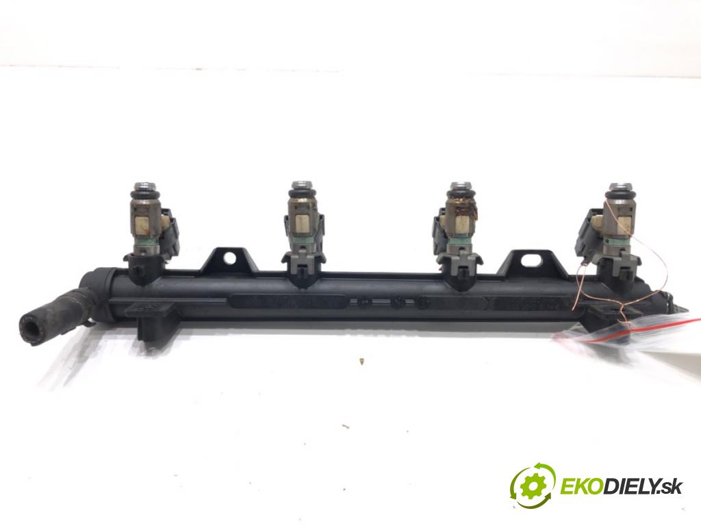 VW GOLF V liftback 2004 55 kW 1.4 16V 1390 Lišta vstrekovacia 036133319BG (Vstrekovacia lišta)