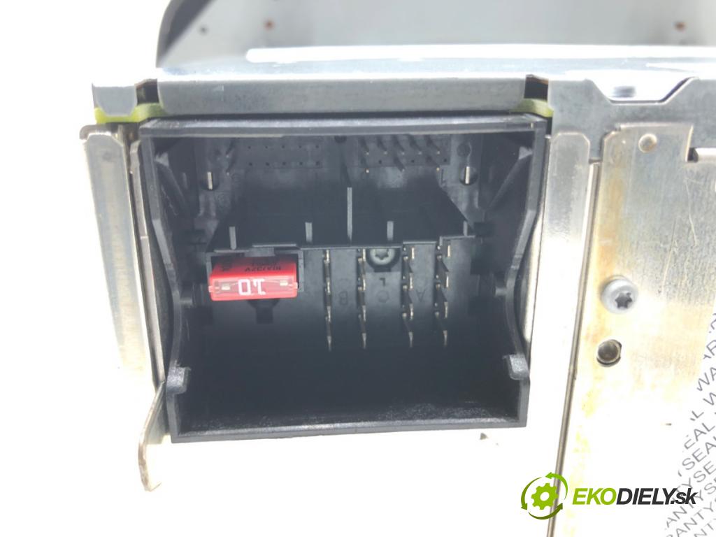 SEAT ALTEA nadwozie wielkoprzestrzenne (MPV) 2005 75 kW 1.6 1595 RADIO  (Audio zariadenie)