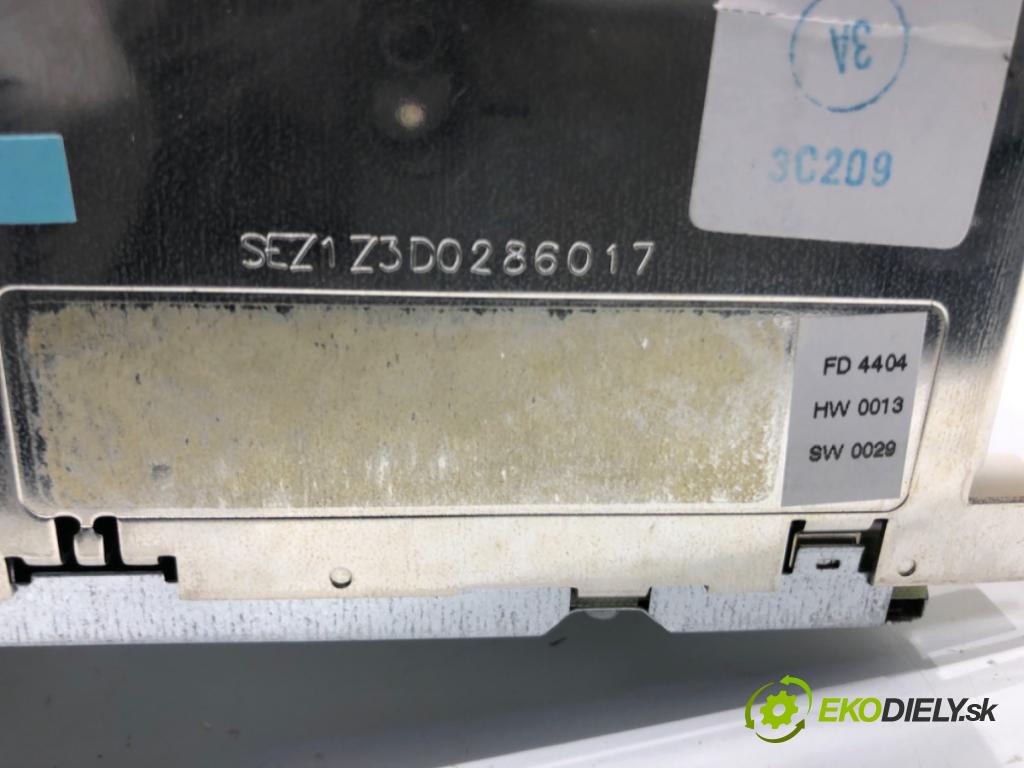 SEAT ALTEA nadwozie wielkoprzestrzenne (MPV) 2005 75 kW 1.6 1595 RADIO  (Audio zariadenie)