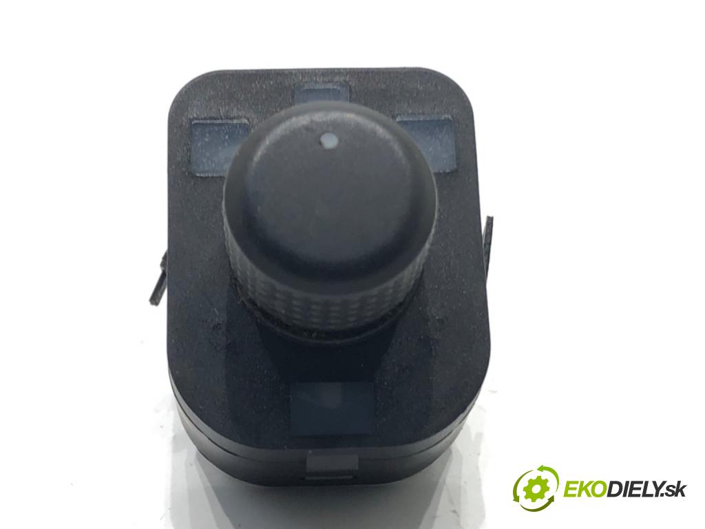 SEAT ALTEA nadwozie wielkoprzestrzenne (MPV) 2005 75 kW 1.6 1595 Prepínač nastavenia spätných zrkadiel 5P0959565 (Prepínacie páčky pod volantom)