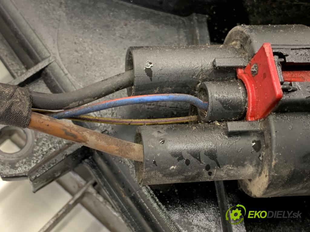 VW PASSAT B7 sedan 2013 103 kW 2.0 TDI 1968 ventilátor chladiče 1K0121207BC (Ventilátor)