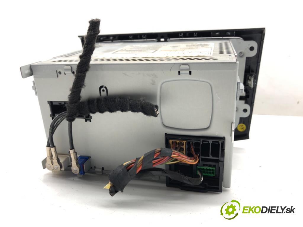 VW PASSAT B7 sedan 2013 103 kW 2.0 TDI 1968 RADIO 3C8035279L (Audio zariadenie)