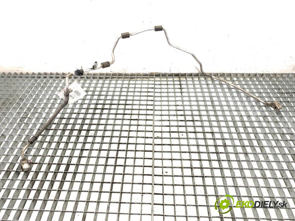 VW PASSAT B7 sedan 2013 103 kW 2.0 TDI 1968 rúrka klimatizace 3C0820741AJ (Trubka klimatizace)