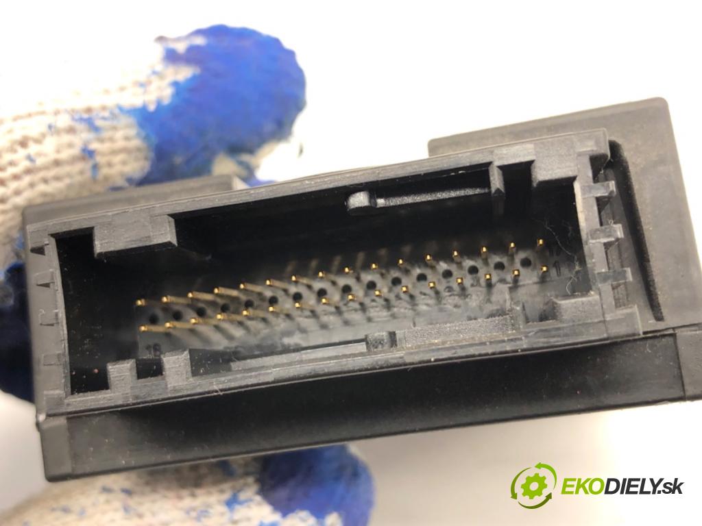 VW PASSAT B7 sedan 2013 103 kW 2.0 TDI 1968 Modul svetiel 3AA905107B (Riadiaca jednotka ostatné)