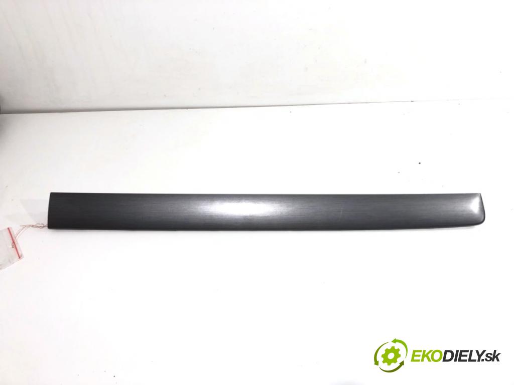 VW PASSAT B7 sedan 2013 103 kW 2.0 TDI 1968 lišty kryt 3AB857212D (Lišta)