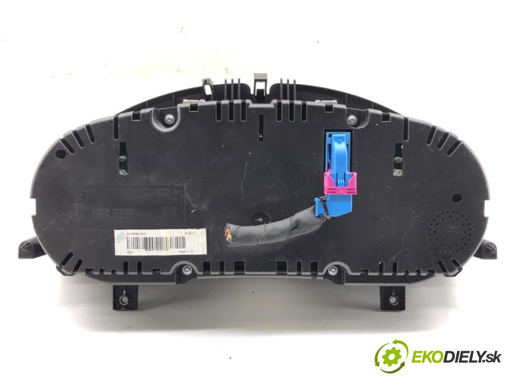 VW PASSAT B7 sedan 2013 103 kW 2.0 TDI 1968 Prístrojovka 3AA920870P (Prístrojová doska)