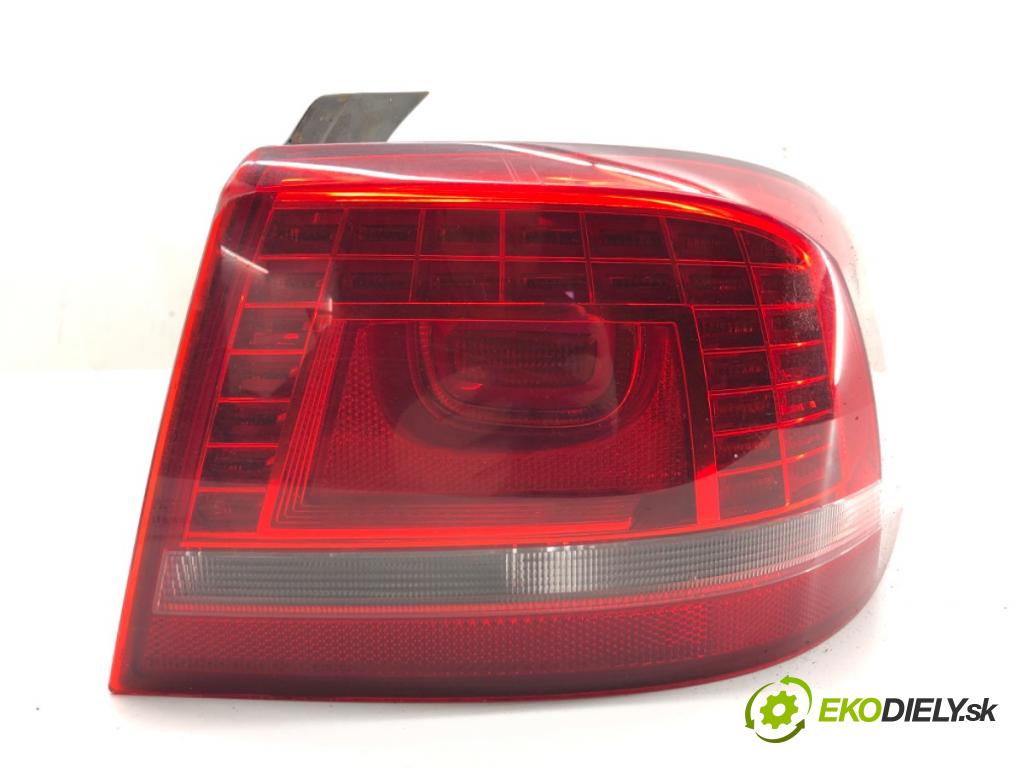 VW PASSAT B7 sedan 2013 103 kW 2.0 TDI 1968 Svetlo pravy zad 3AE945310