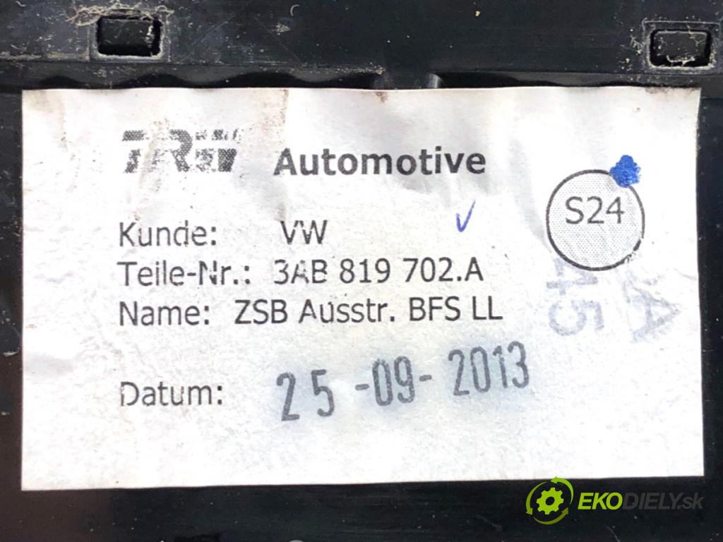 VW PASSAT B7 sedan 2013 103 kW 2.0 TDI 1968 Mriežky kúrenia pravy predný 3AB819702A