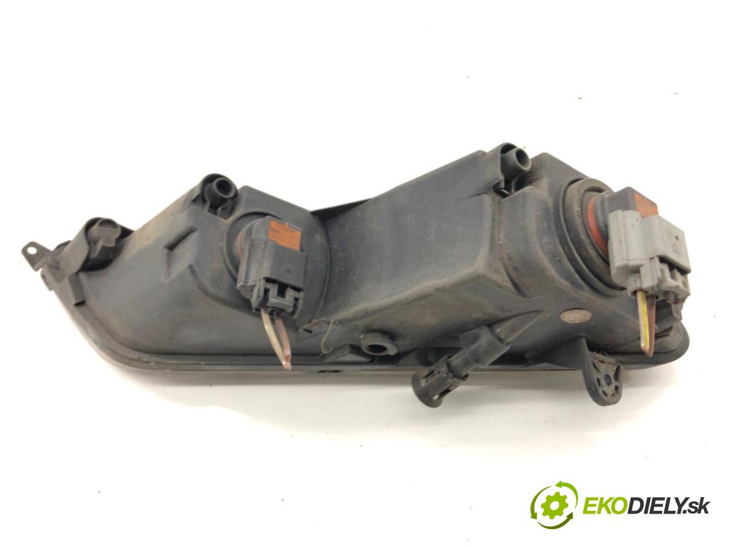 VW PASSAT B7 sedan 2013 103 kW 2.0 TDI 1968 Hmlové svetlo, hmlovka pravy predný