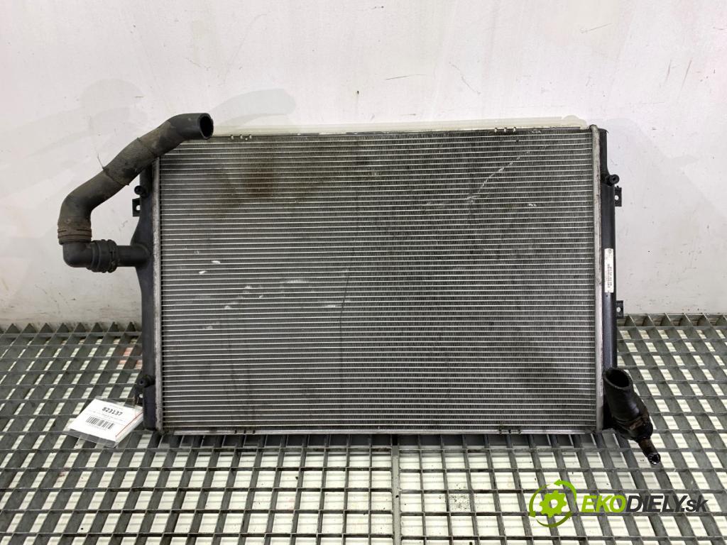 VW PASSAT B7 sedan 2013 103 kW 2.0 TDI 1968 chladič vody 3C0121253AR (Vodní chladič)