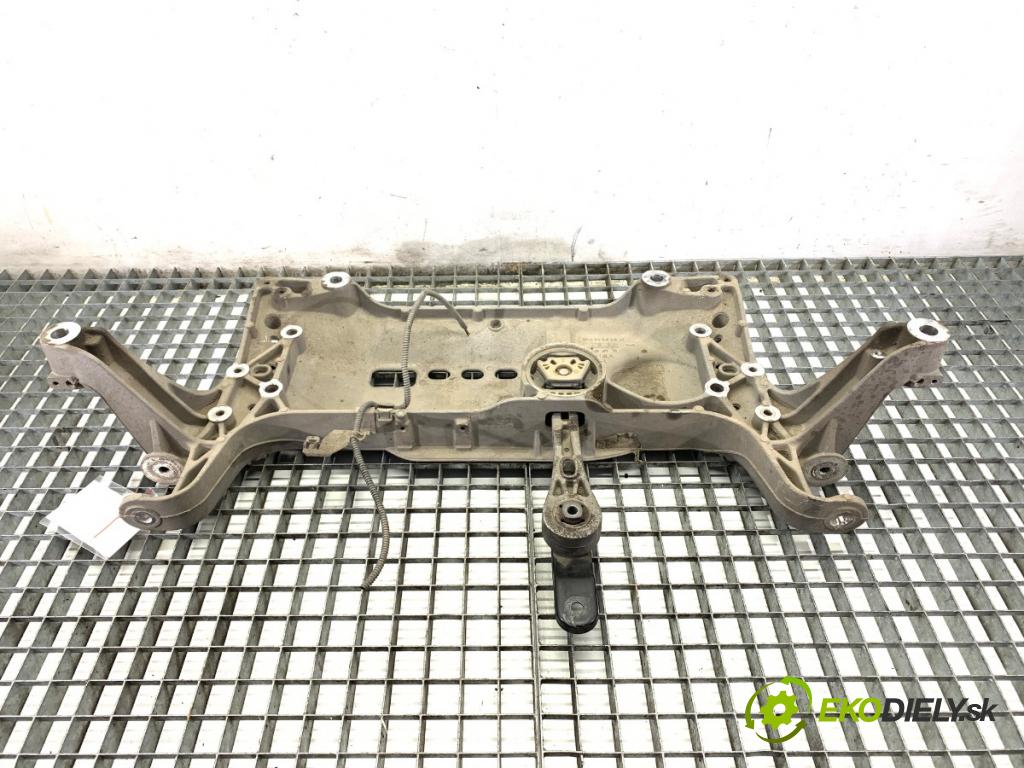 VW PASSAT B7 sedan 2013 103 kW 2.0 TDI 1968 výztuha pod motor 3C0199369H (Přední výztuha)