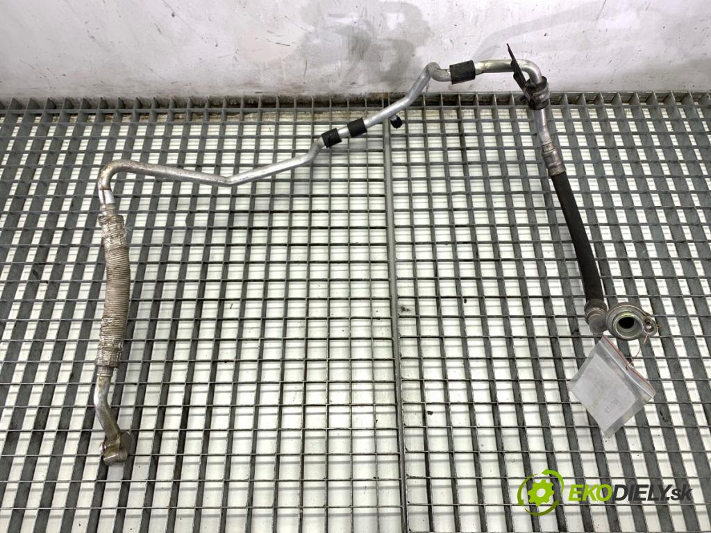 VW PASSAT B7 sedan 2013 103 kW 2.0 TDI 1968 rúrka klimatizace 3C0820743CC (Trubka klimatizace)