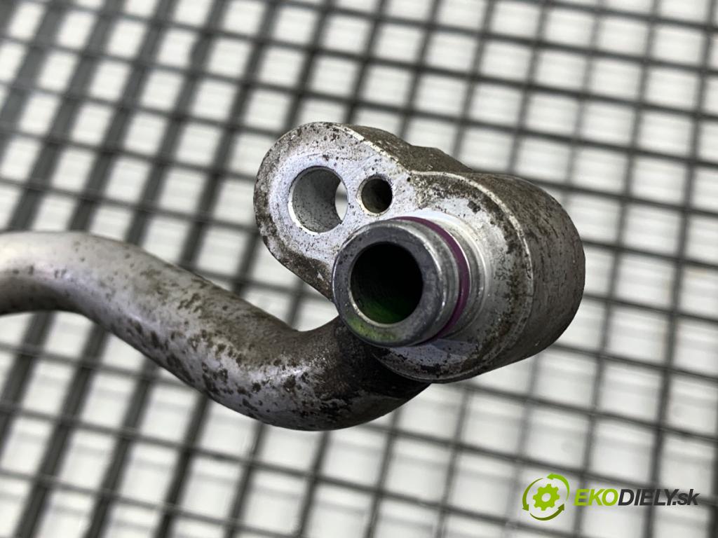 VW PASSAT B7 sedan 2013 103 kW 2.0 TDI 1968 rúrka klimatizace 3C0820721R (Trubka klimatizace)