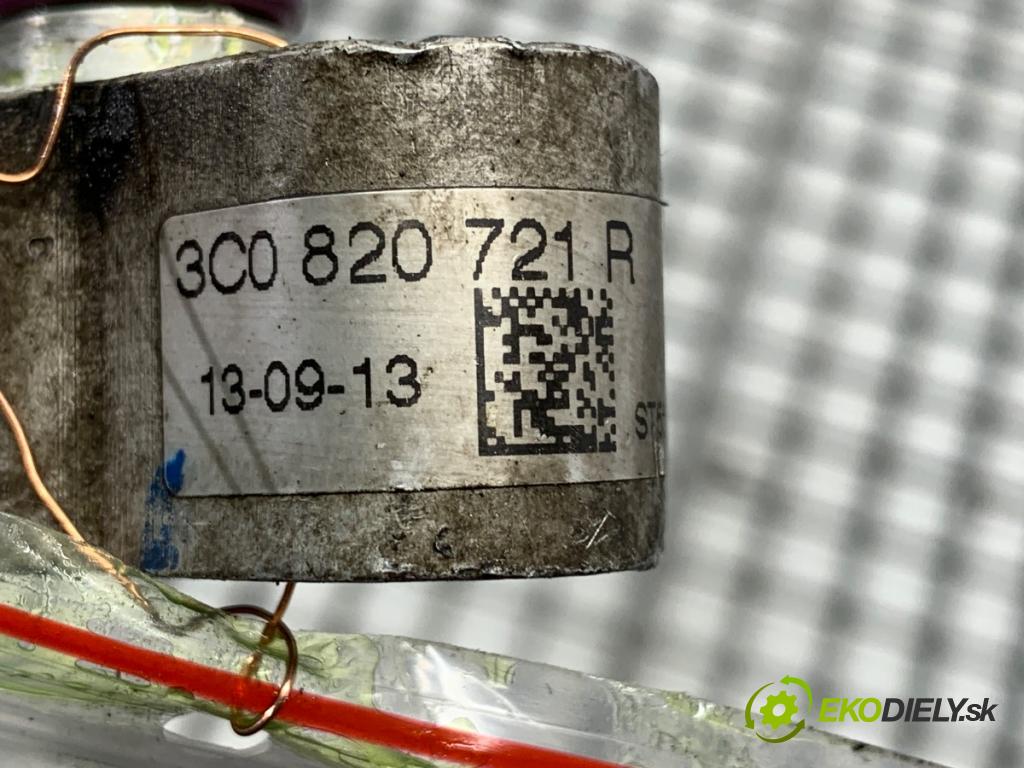 VW PASSAT B7 sedan 2013 103 kW 2.0 TDI 1968 rúrka klimatizace 3C0820721R (Trubka klimatizace)