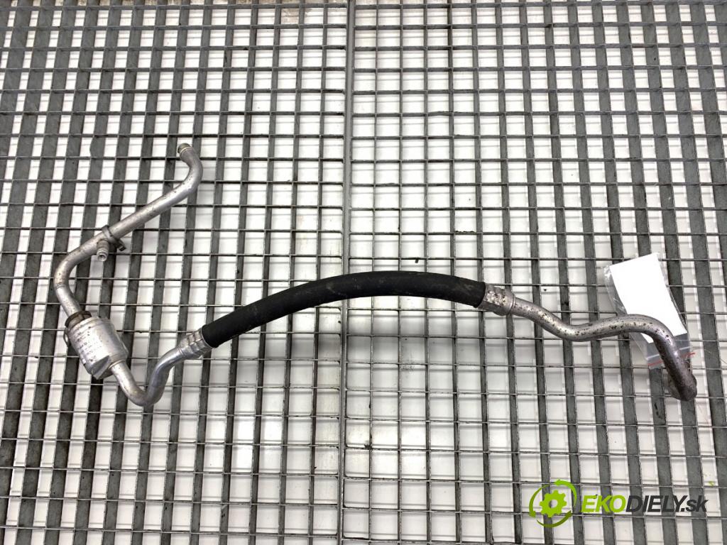 DACIA DUSTER SUV 2011 77 kW 1.6 16V 1598 rúrka klimatizace 924806830R (Trubka klimatizace)