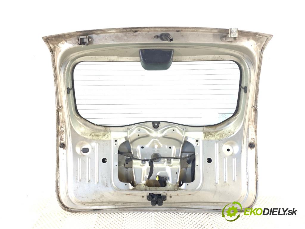 DACIA DUSTER SUV 2011 77 kW 1.6 16V 1598 kapota zadní část