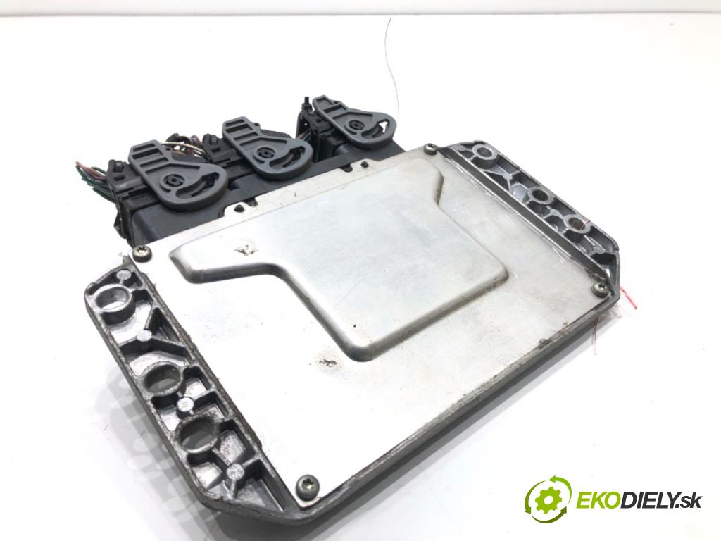 DACIA DUSTER SUV 2011 77 kW 1.6 16V 1598 riadiaca jednotka Motor 237100740R (Riadiaca jednotka)