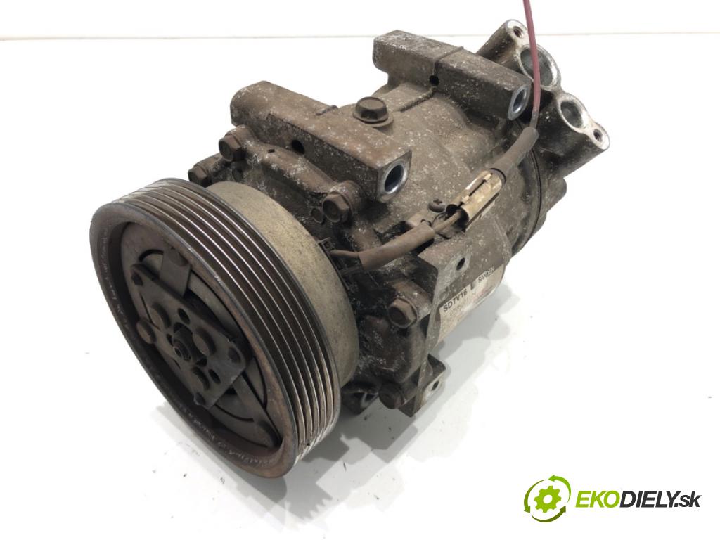 DACIA DUSTER SUV 2011 77 kW 1.6 16V 1598 kompresor klimatizace 926000097R (Kompresor klimatizace)