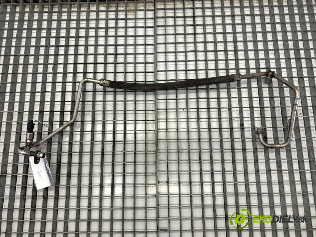 DACIA DUSTER SUV 2011 77 kW 1.6 16V 1598 rúrka klimatizace 924904582R (Trubka klimatizace)