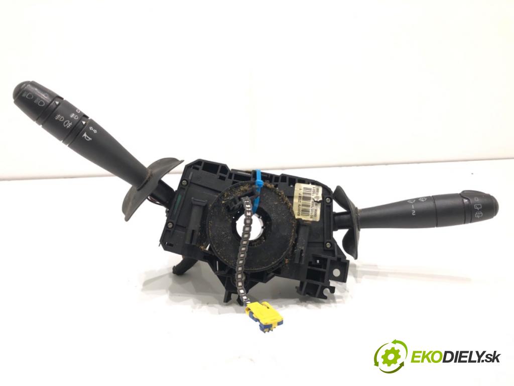 DACIA DUSTER SUV 2011 77 kW 1.6 16V 1598 Prepínač kombinovaný 8200792587 (Prepínacie páčky pod volantom)