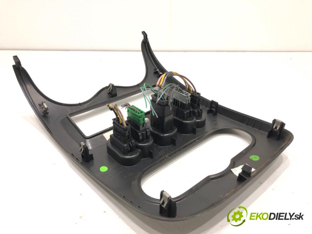 DACIA DUSTER SUV 2011 77 kW 1.6 16V 1598 Prepínač okien  (Prepínacie páčky pod volantom)