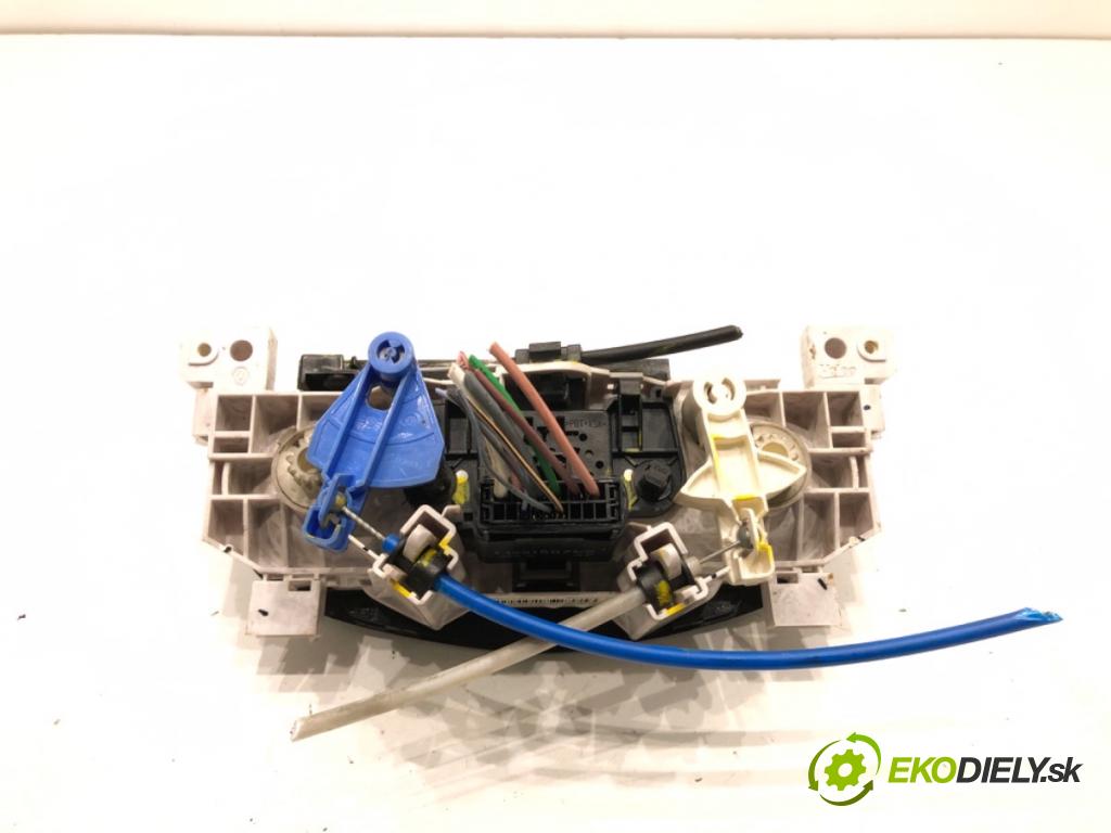 DACIA DUSTER SUV 2011 77 kW 1.6 16V 1598 Panel ovládania kúrenia N106278B (Prepínacie páčky pod volantom)