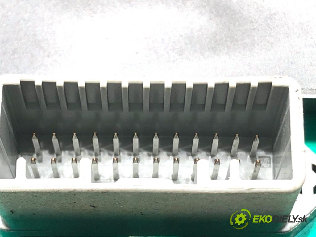 DACIA DUSTER SUV 2011 77 kW 1.6 16V 1598 Prístrojovka 21677499 (Prístrojová doska)