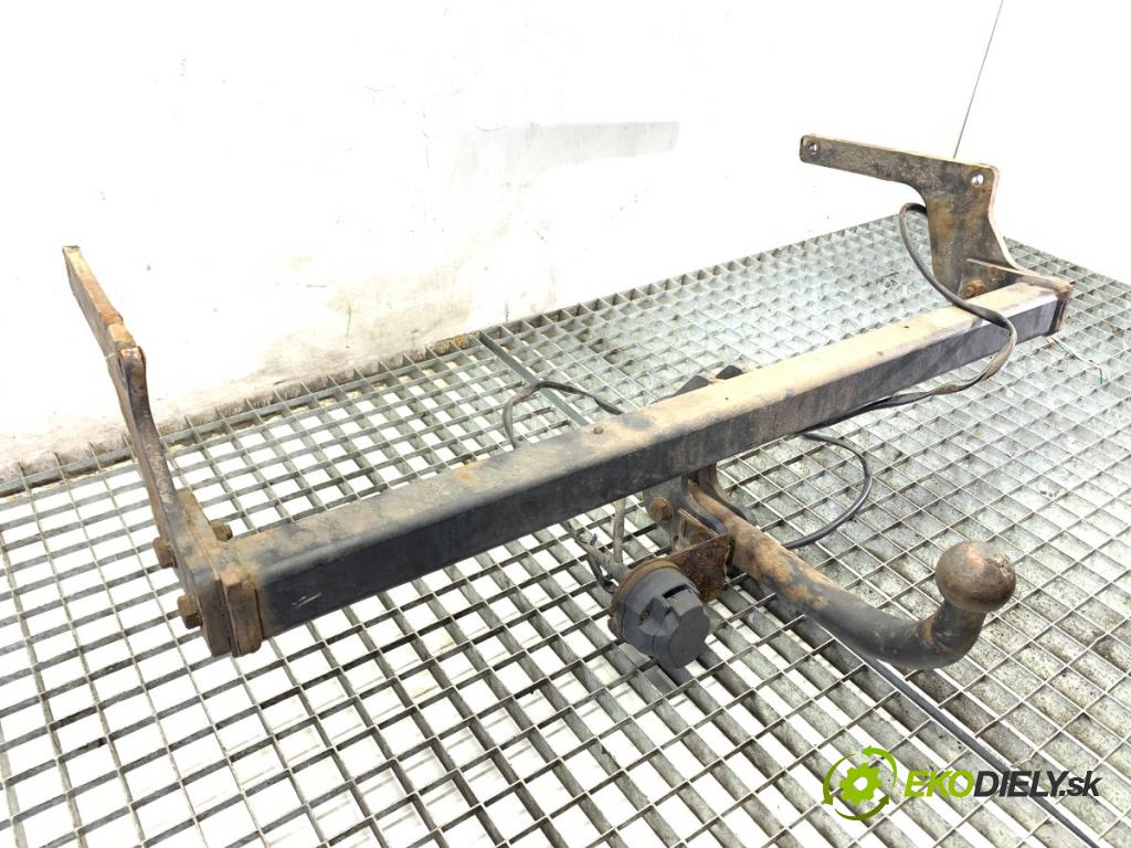 DACIA DUSTER SUV 2011 77 kW 1.6 16V 1598 Hák tažné zařízení  (Tažné zařízení)