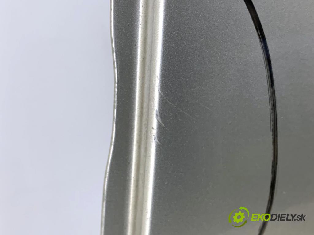 DACIA DUSTER SUV 2011 77 kW 1.6 16V 1598 dveře levý zadní část