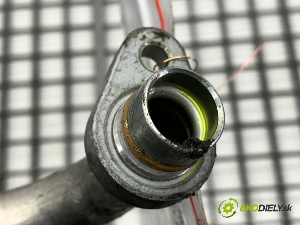 DACIA DUSTER SUV 2011 77 kW 1.6 16V 1598 rúrka klimatizace 8200678927 (Trubka klimatizace)