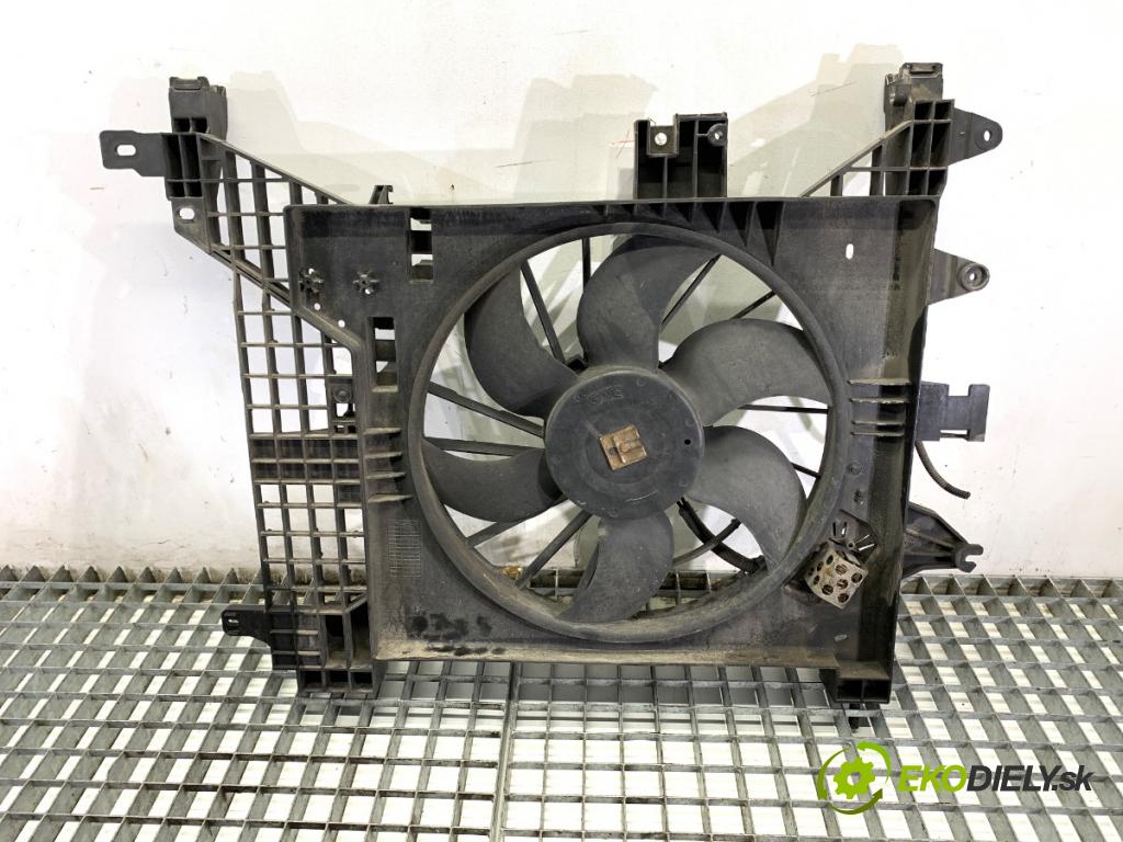 DACIA DUSTER SUV 2011 77 kW 1.6 16V 1598 ventilátor chladiče 8200880555 (Ventilátor)