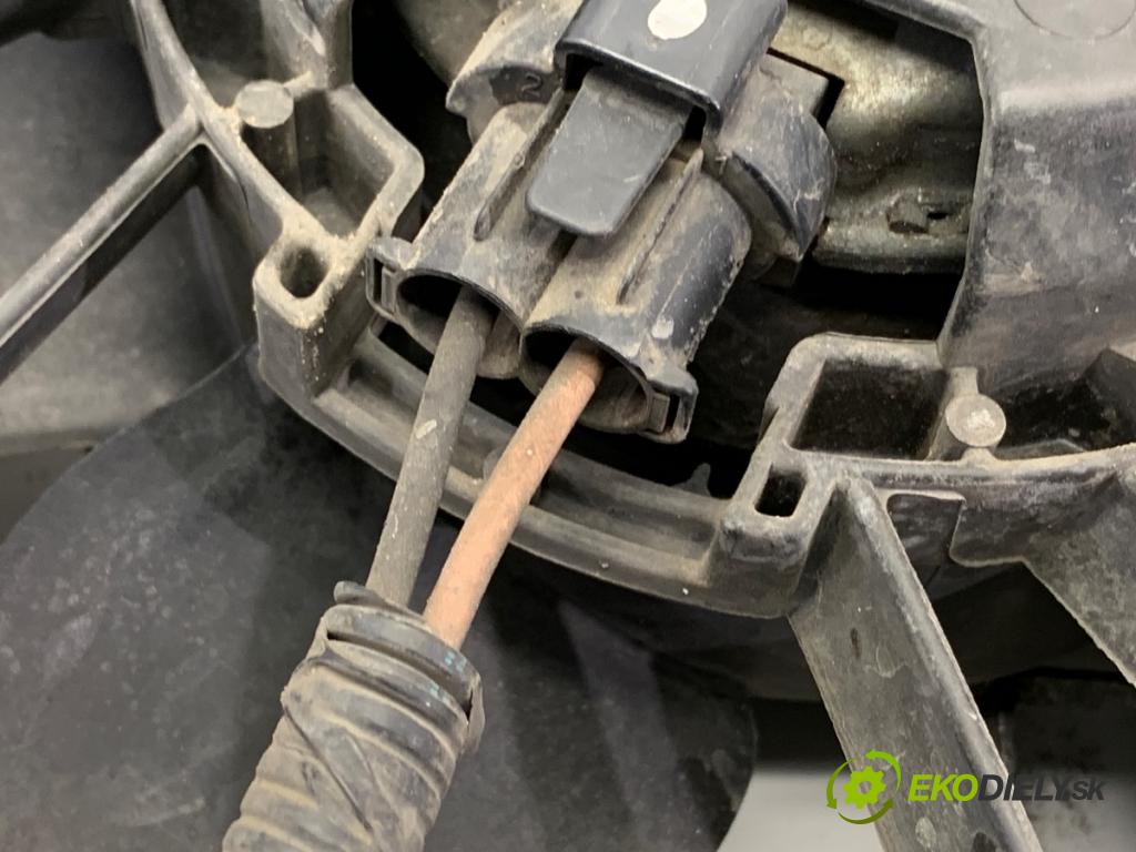 DACIA DUSTER SUV 2011 77 kW 1.6 16V 1598 ventilátor chladiče 8200880555 (Ventilátor)